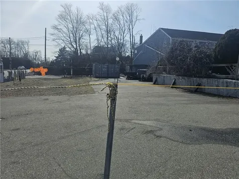 1074 East Main Road Portsmouth RI 02871