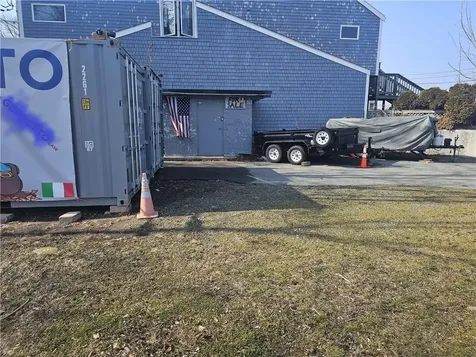 1074 East Main Road Portsmouth RI 02871