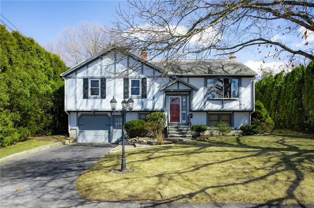 103 Dawn Boulevard Woonsocket RI 02895