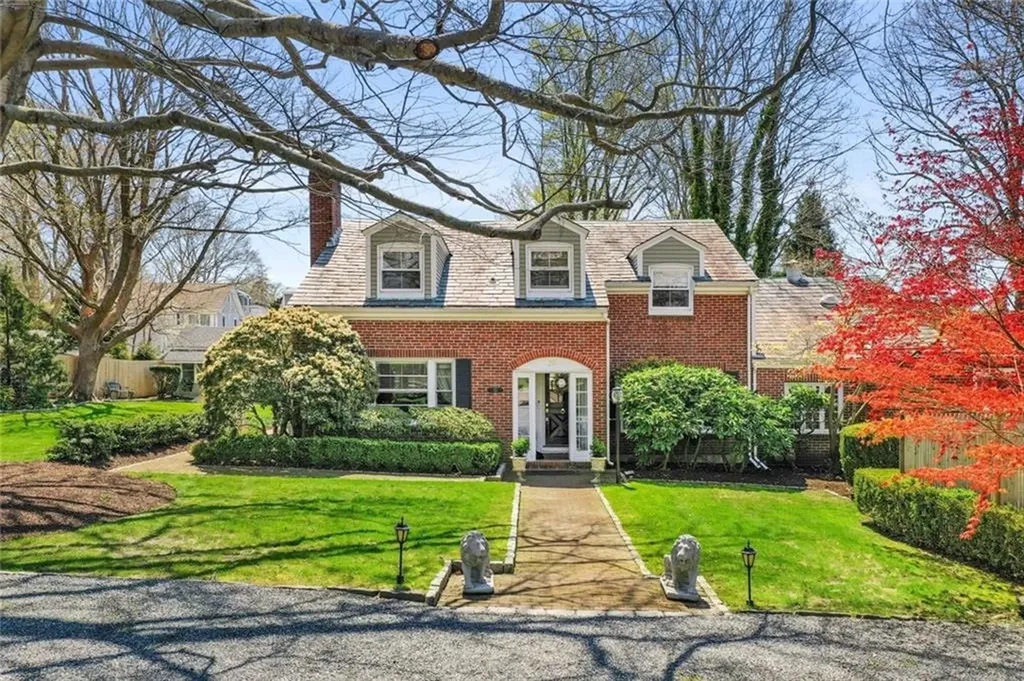 23 Bowery Street Newport RI 02840