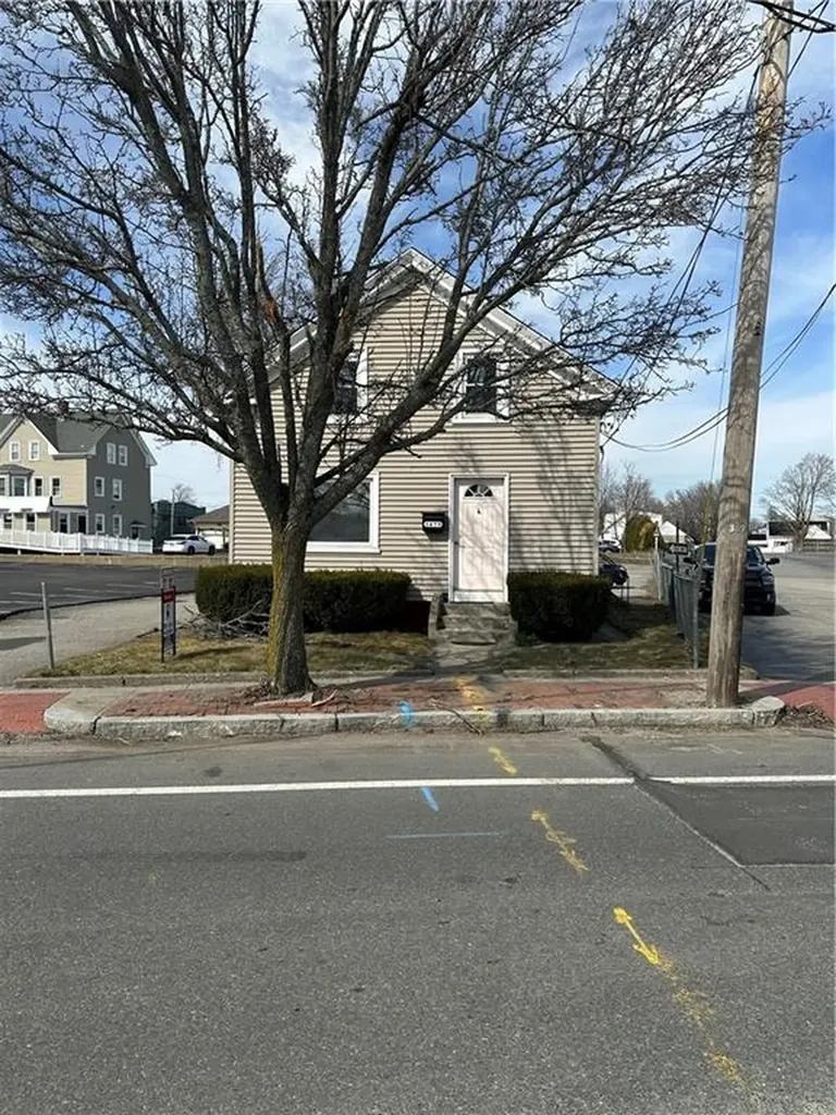 1473 Park Avenue Cranston RI 02920
