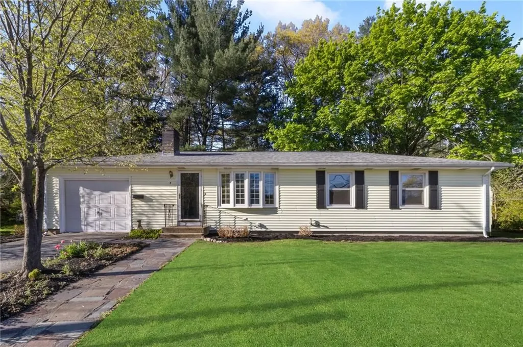 8 Manor Drive Coventry RI 02816