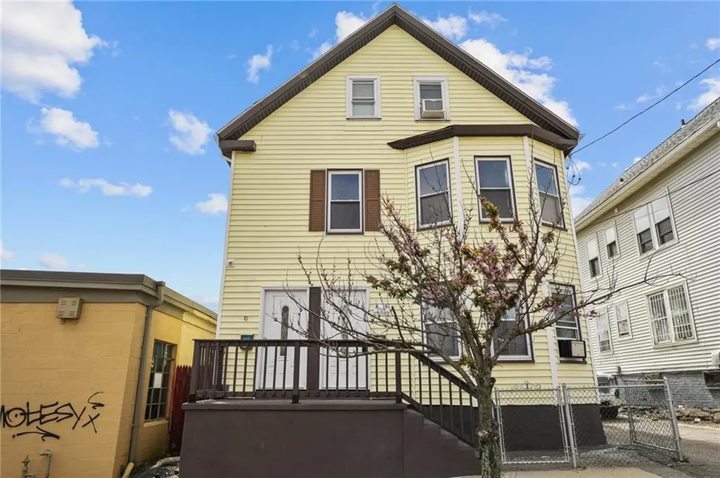 32 34 Eudora Street Providence RI 02903