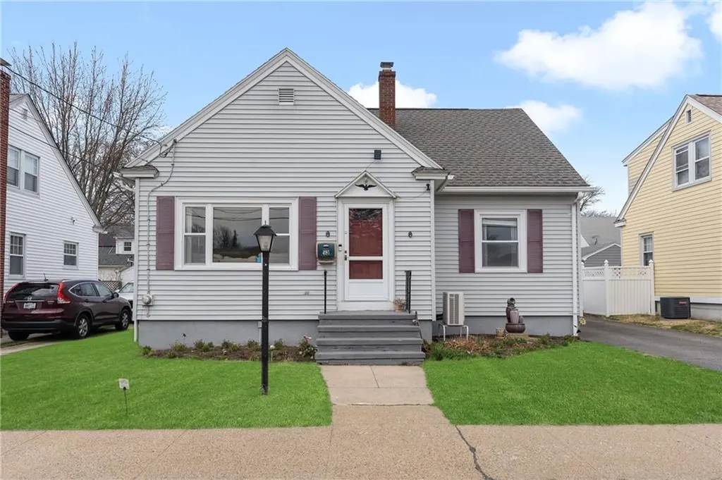 53 Stonelaw Avenue Providence RI 02908