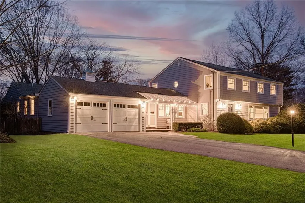 33 Adelaide Avenue Barrington RI 02806