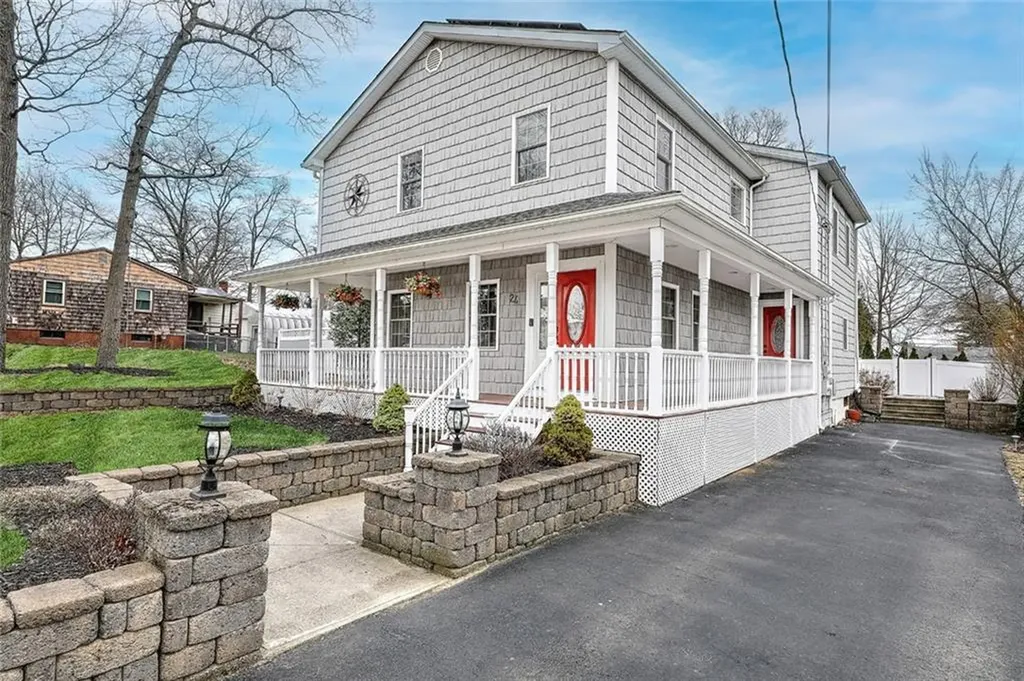 24 Mohawk Street Coventry RI 02816