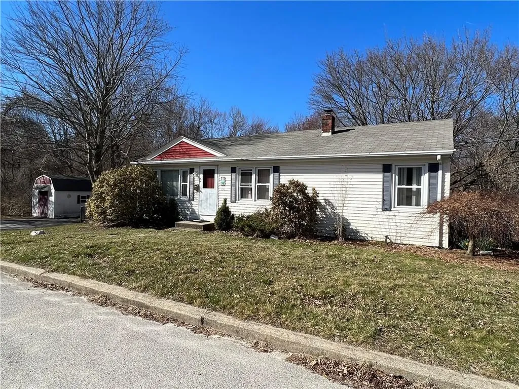 105 Versailles Street Cranston RI 02920