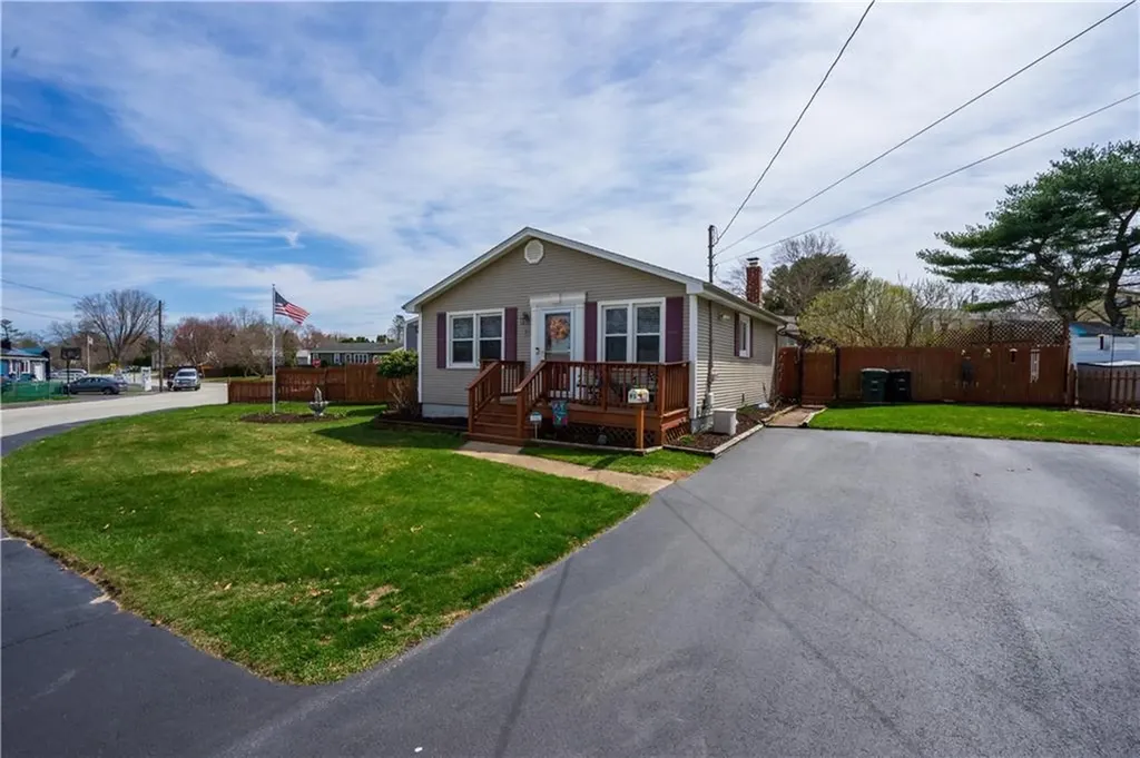 91 Helen Avenue Coventry RI 02816