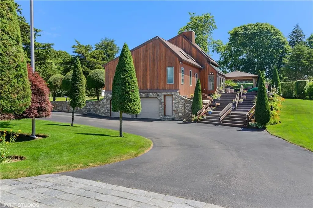 45 Central Street South Kingstown RI 02879