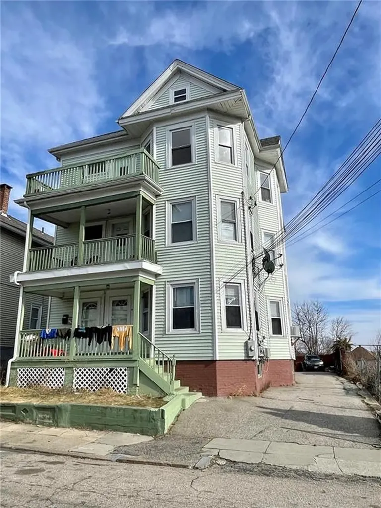 15 17 Julian Street Providence RI 02909