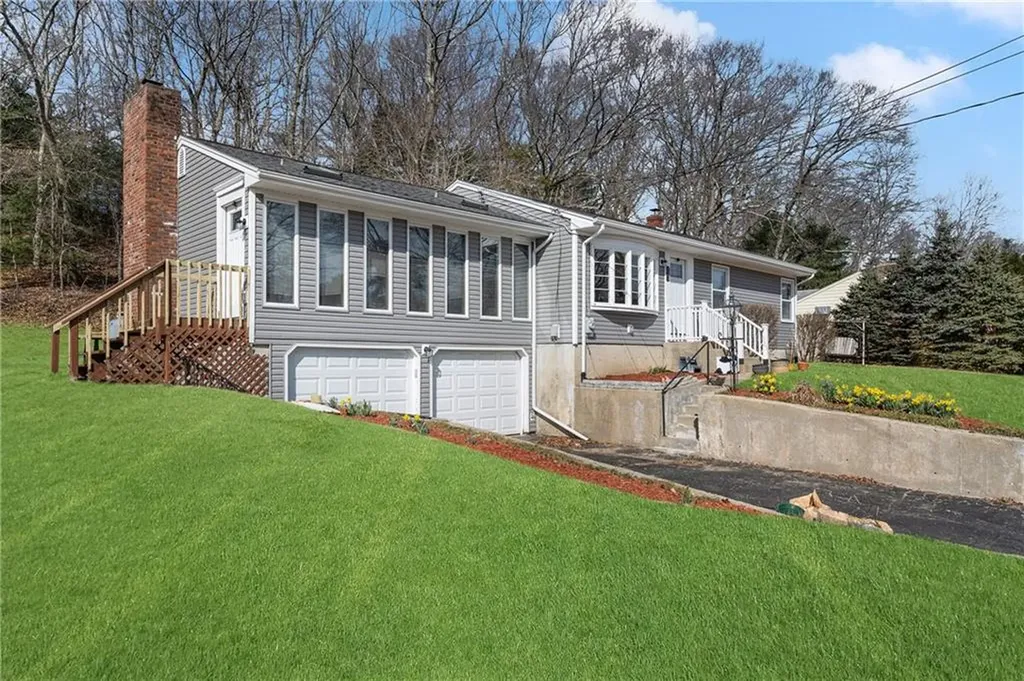 152 Blackrock Road Coventry RI 02816