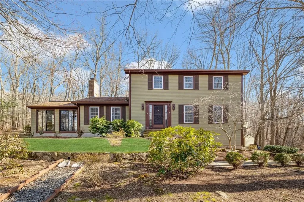 8 Woodvale Drive Johnston RI 02919