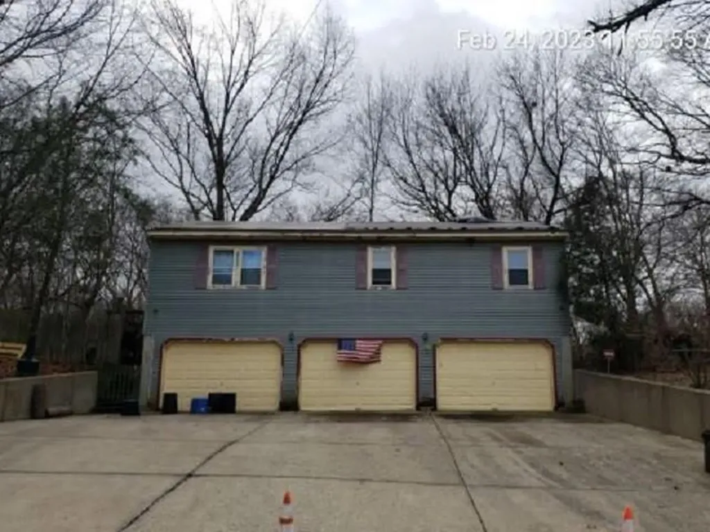 76 Victoria Street Johnston RI 02919