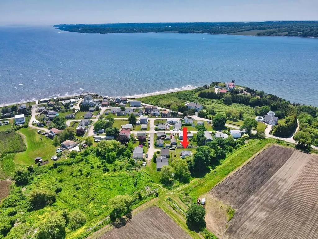 56 Grace Street Tiverton RI 02878