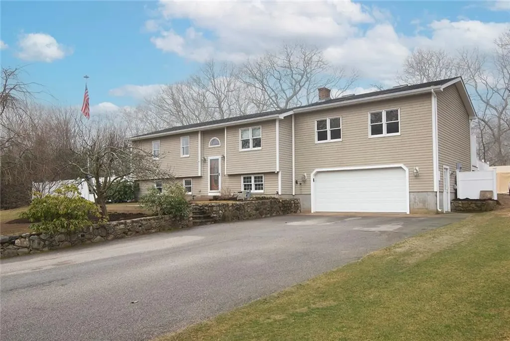 15 Robin Way Westerly RI 02891