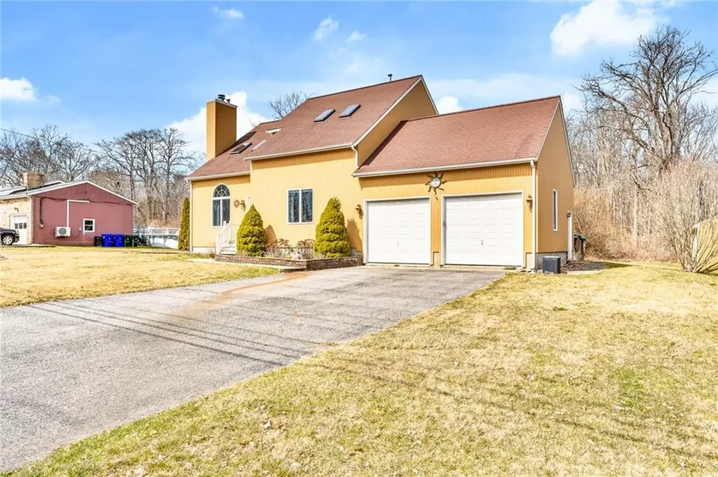 65 Narrows Road Bristol RI 02809