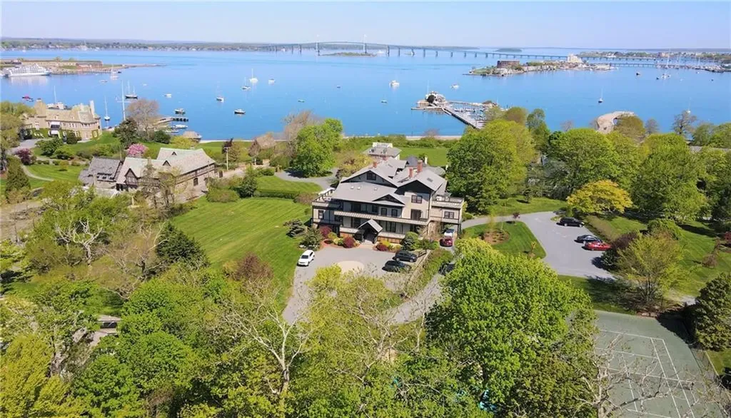 35 Chastellux Avenue Newport RI 02840