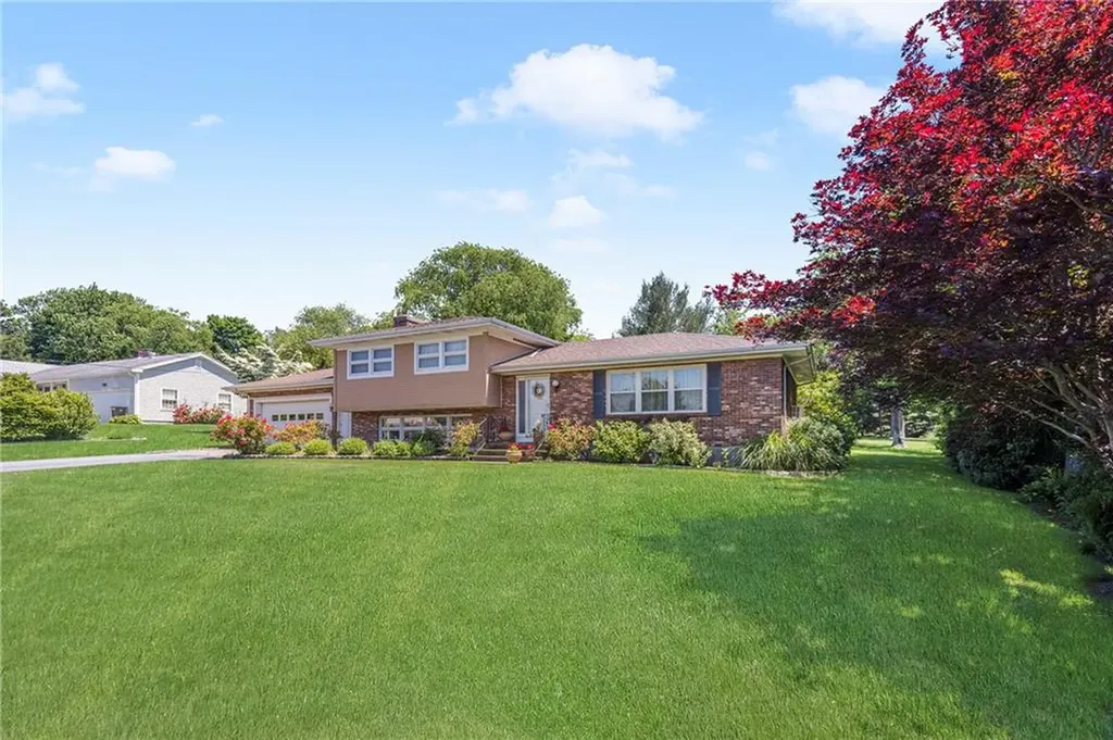 48 Ward Avenue Middletown RI 02842