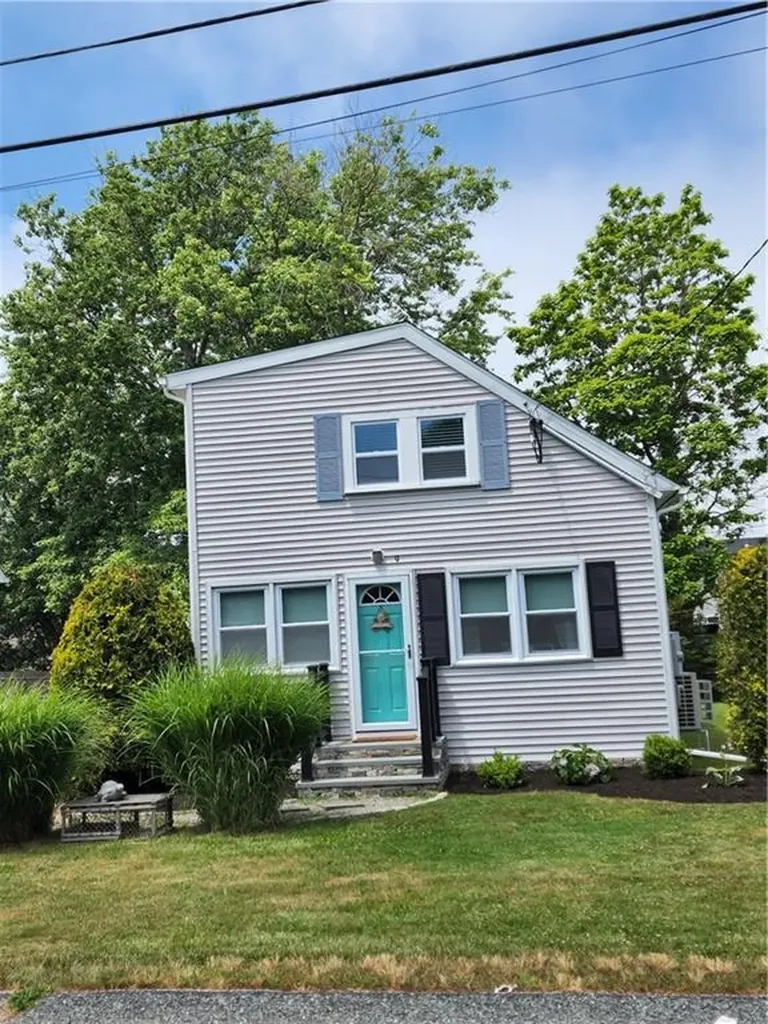 9 Coffey Avenue Narragansett RI 02882