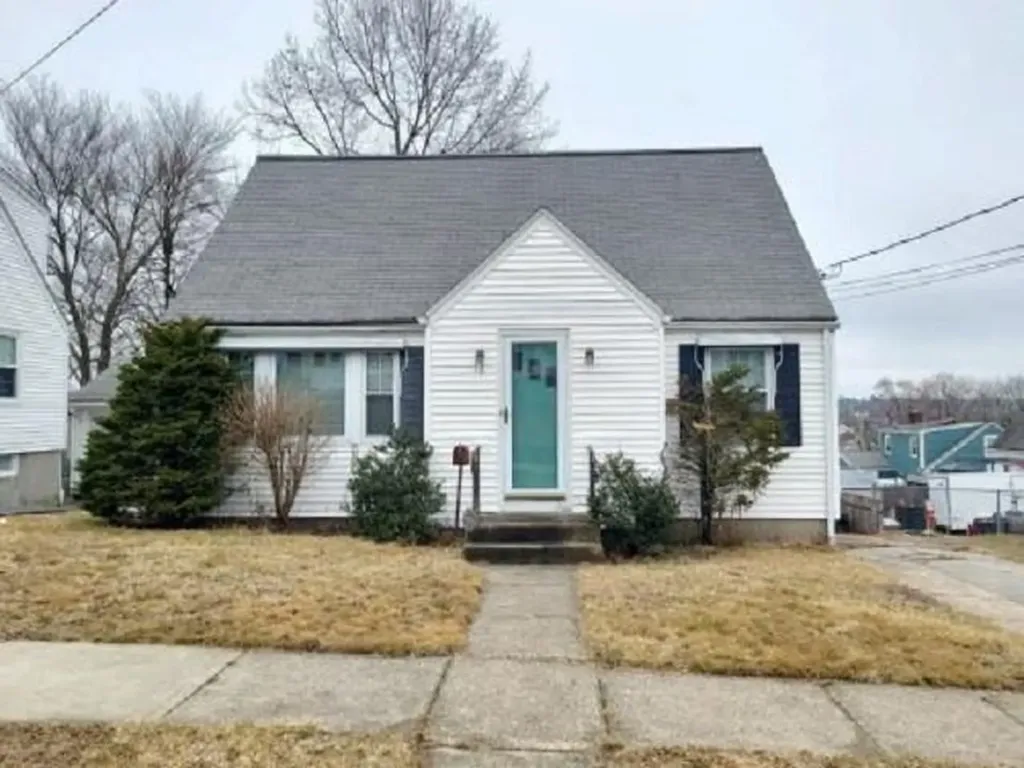 16 Fillmore Street Pawtucket RI 02860