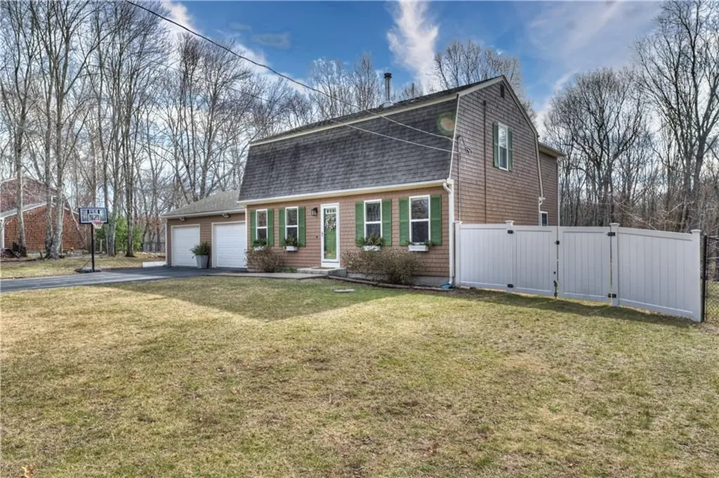 17 Hideaway Lane North Kingstown RI 02852