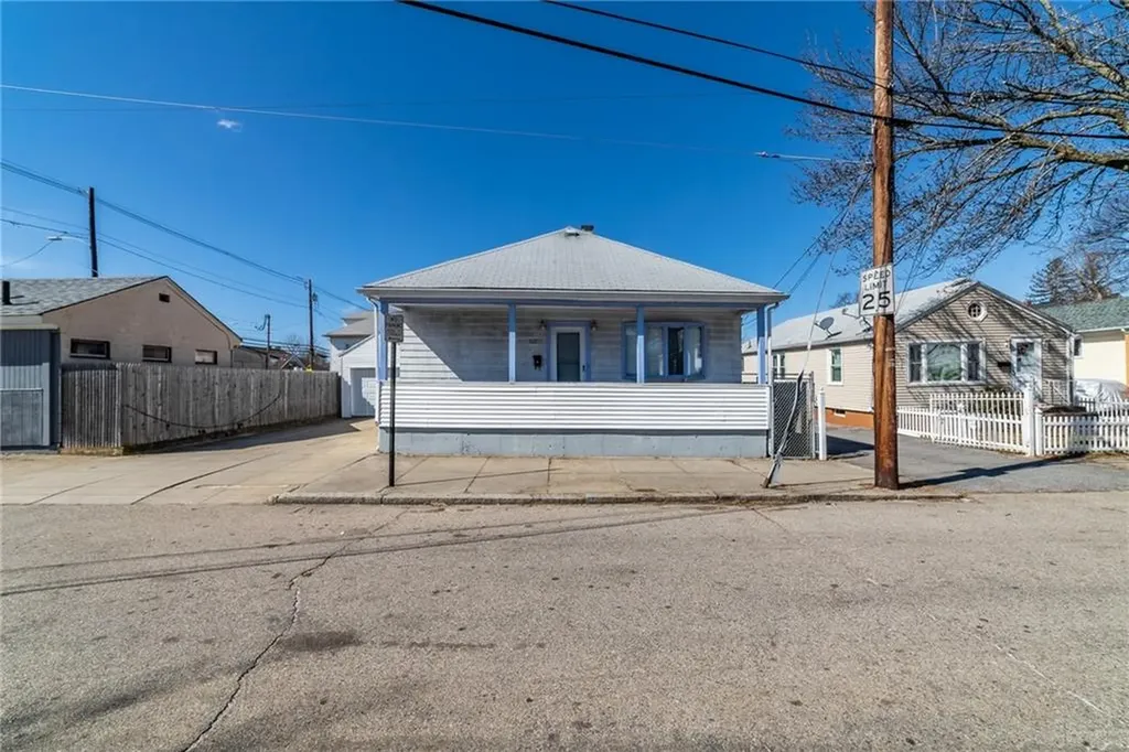 102 Ophelia Street Providence RI 02909