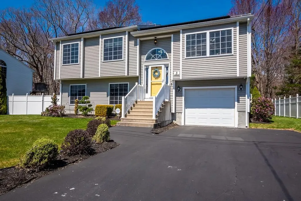 3 Whisper Court West Warwick RI 02893