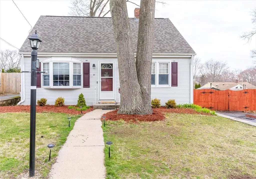 21 Columbia Avenue Coventry RI 02816