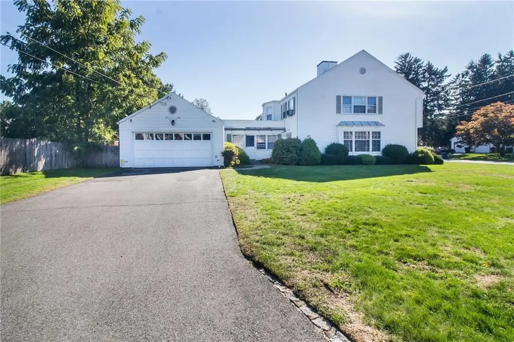 90 Sweetfern Road Warwick RI 02888