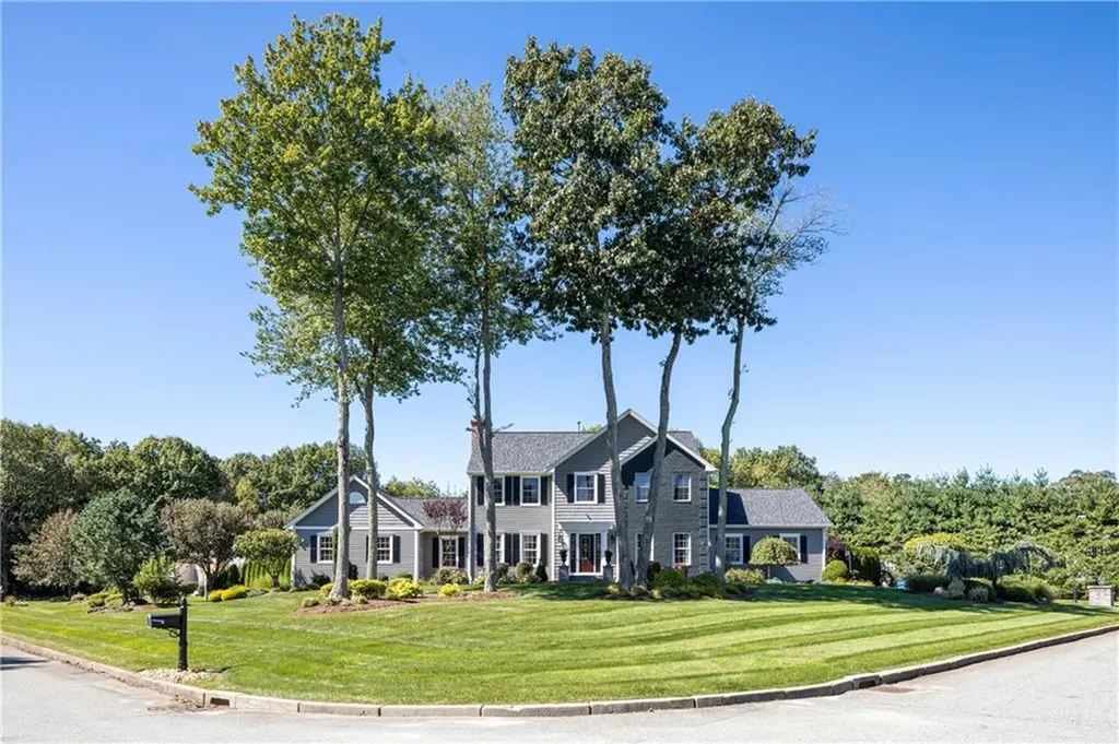 45 Lindsay Lane Cranston RI 02921