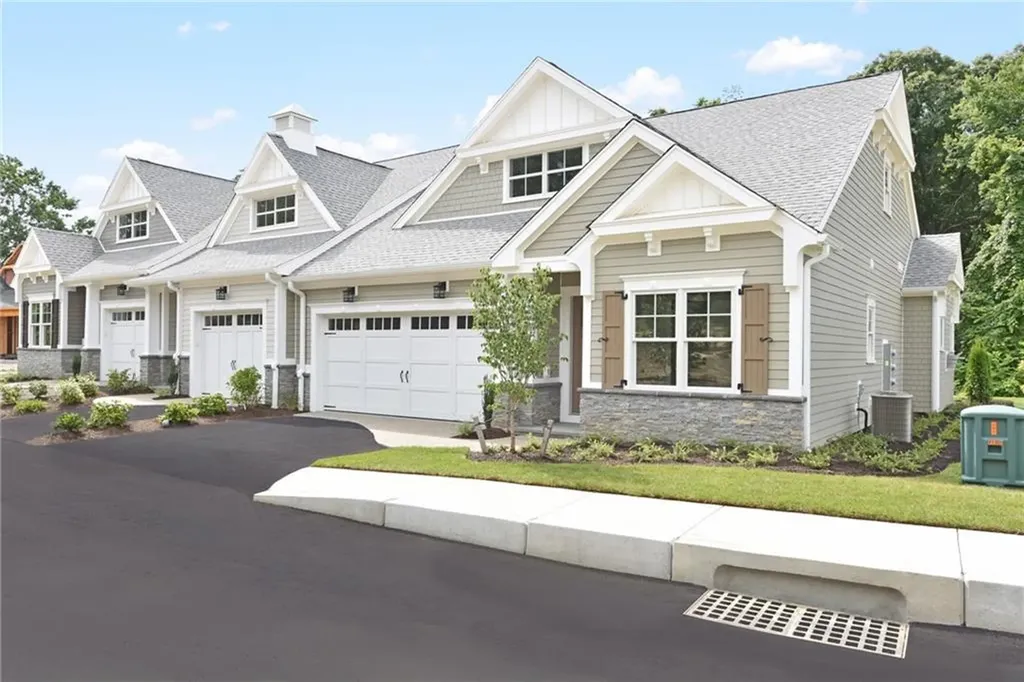 12 Middleberry Lane East Greenwich RI 02818