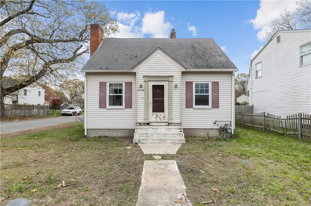 70 Hawksley Avenue Warwick RI 02889
