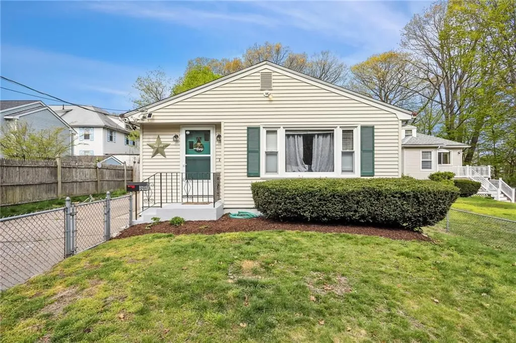 74 Henry Street Woonsocket RI 02895