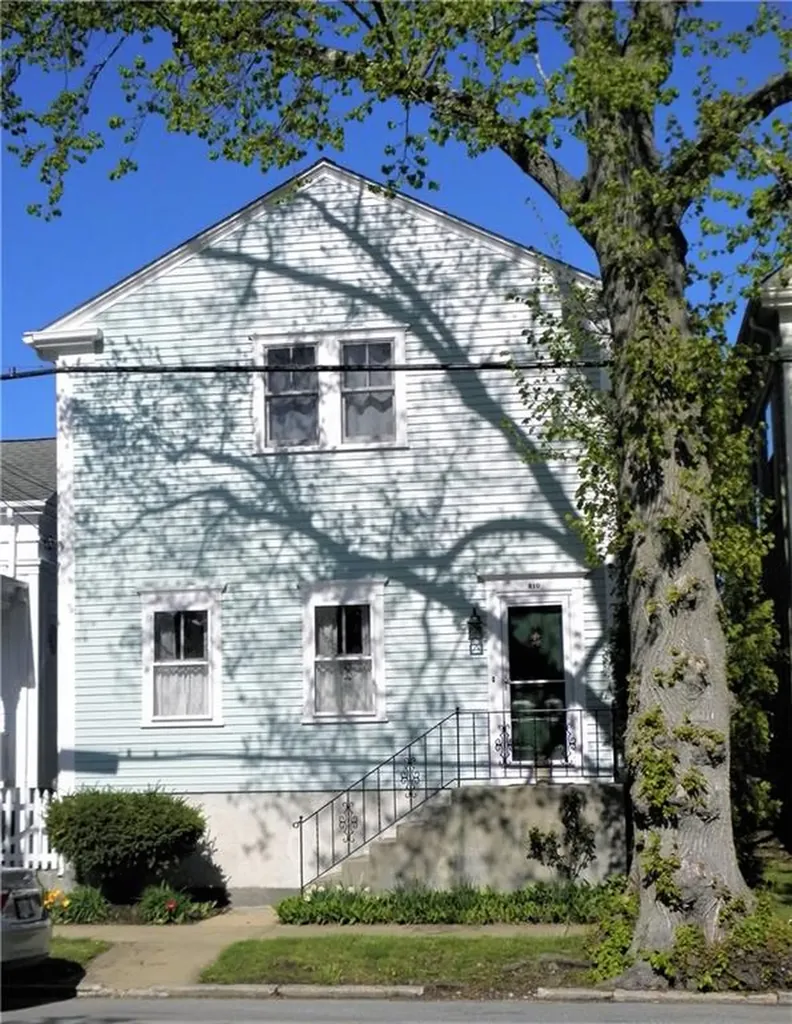210 High Street Bristol RI 02809