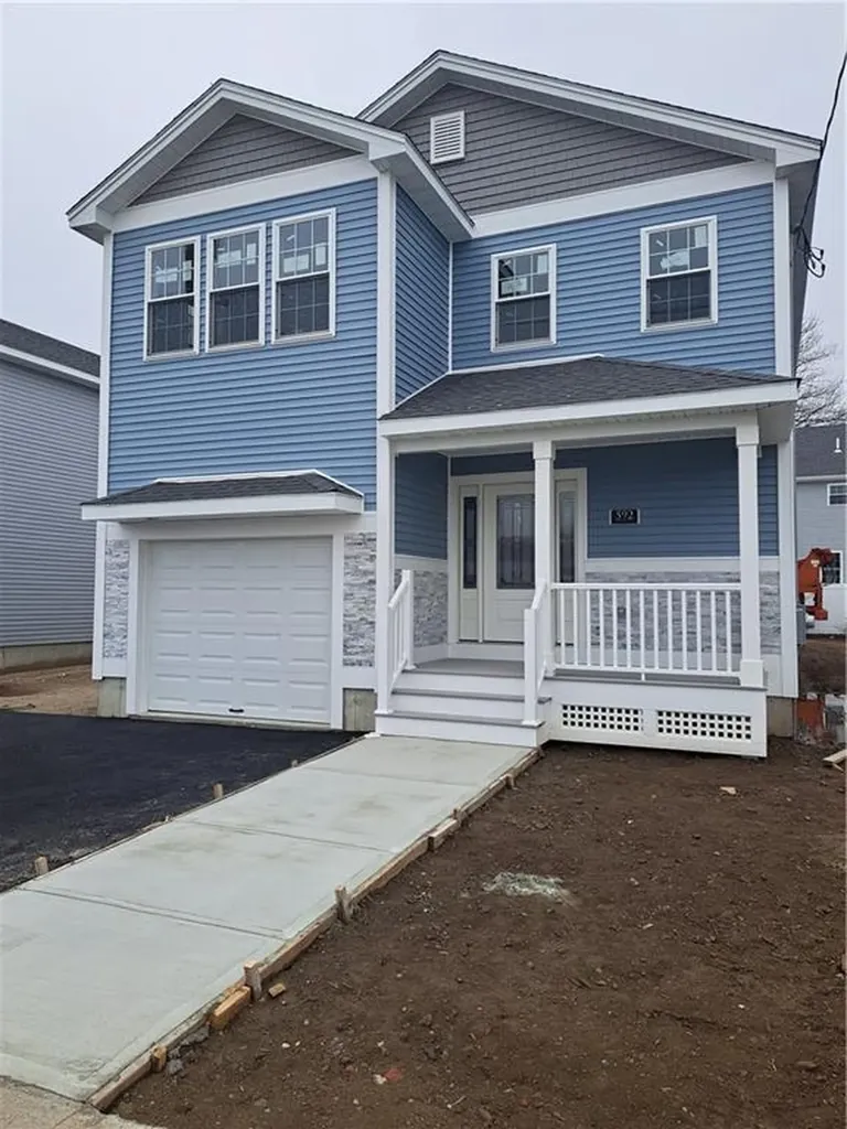 592 Smithfield Avenue Pawtucket RI 02860