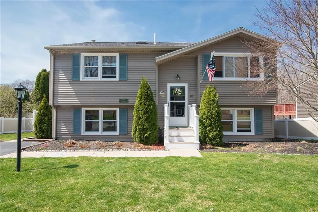 10 Sleepy Hollow Court Westerly RI 02891
