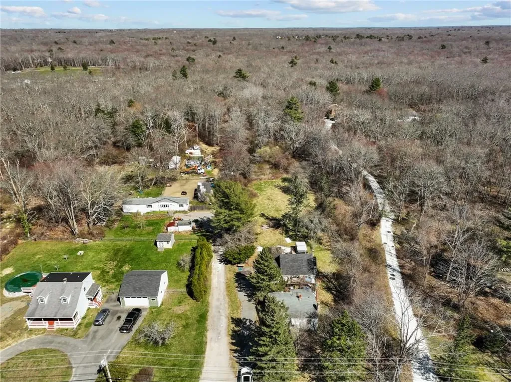 966 Crandall Road Tiverton RI 02878