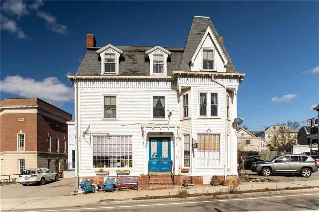 111 Memorial Boulevard W Newport RI 02840
