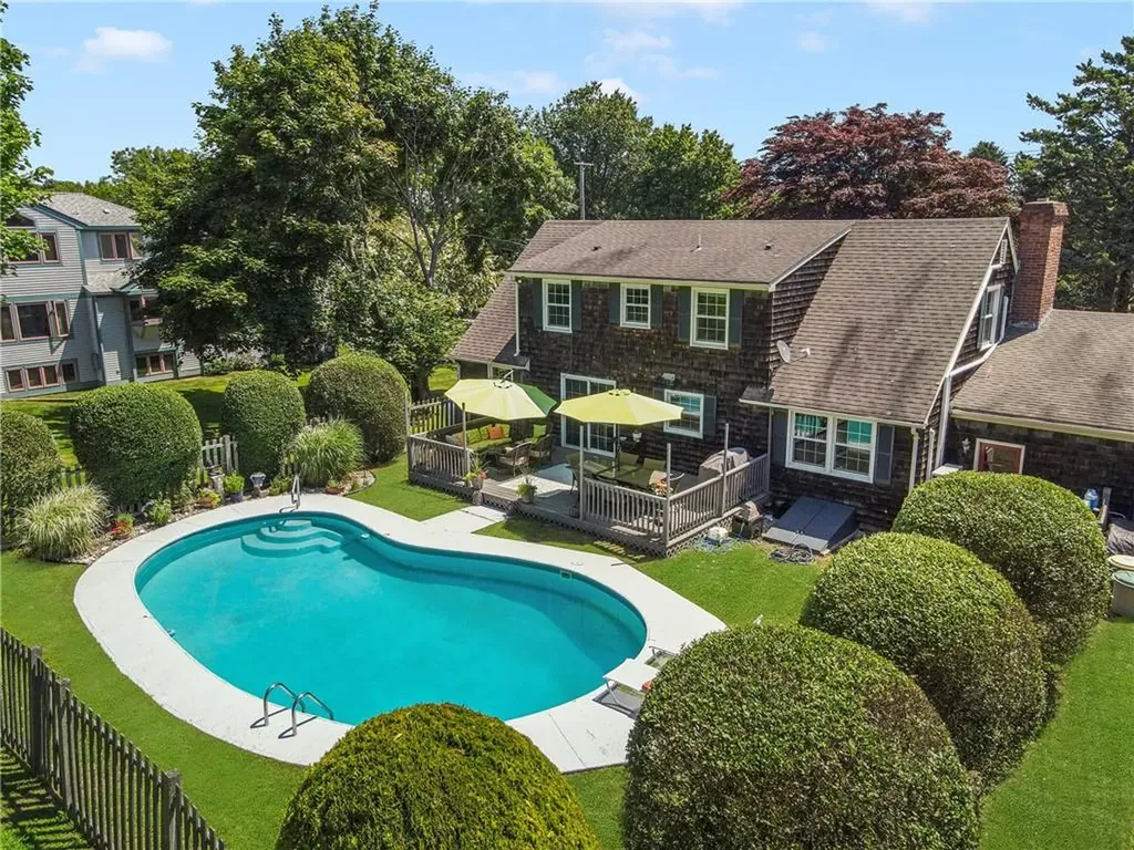 569 Turner Road Middletown RI 02842