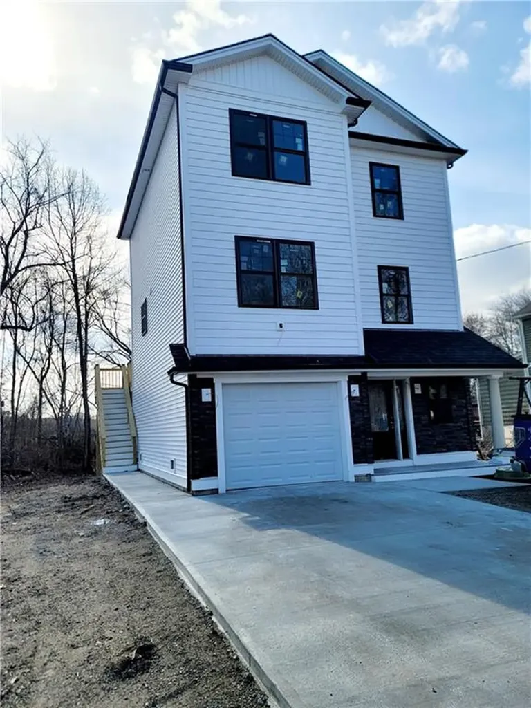 6 Sterling Avenue Warwick RI 02889