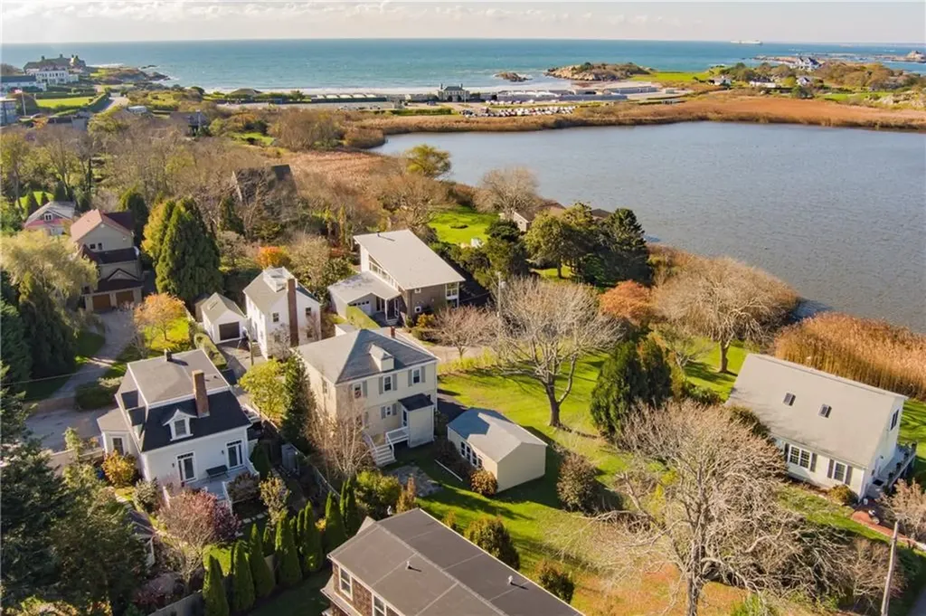 10 Maher Court Newport RI 02840