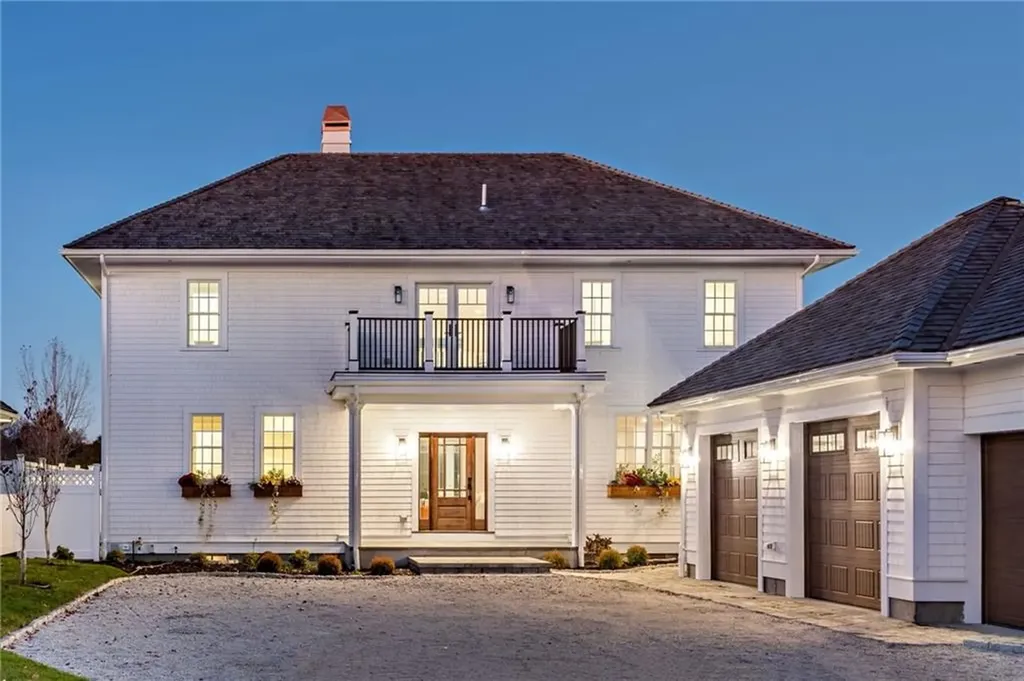 5 Carnegie Abbey Lane Portsmouth RI 02871