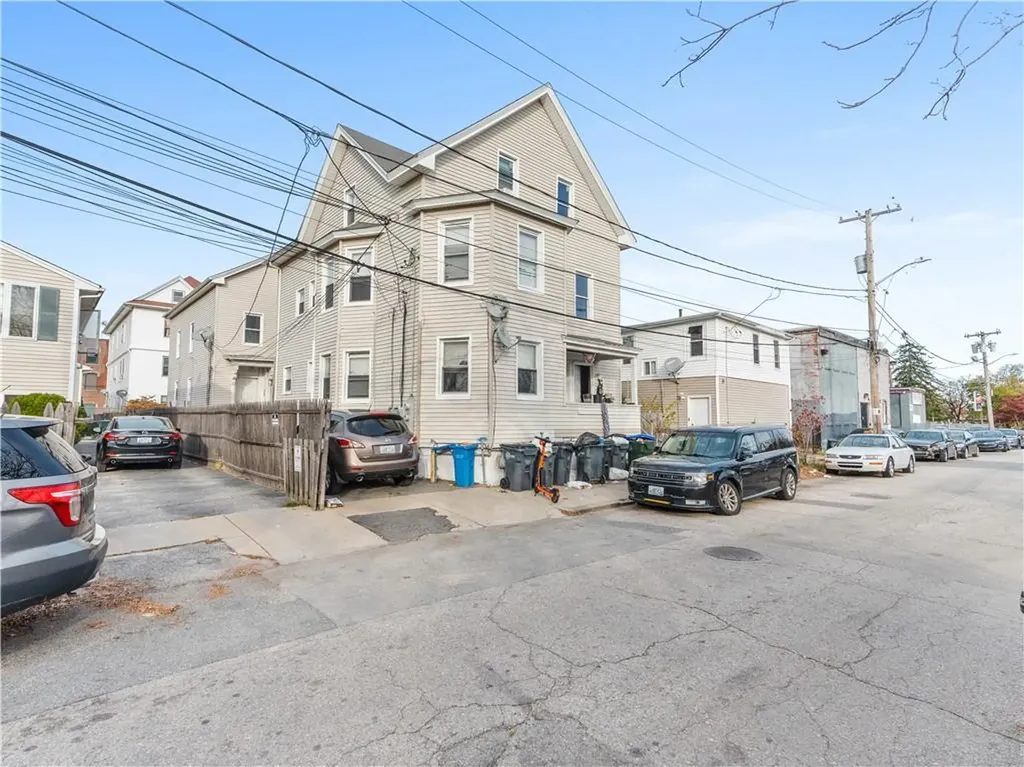 21 21 1/2 Warren Street Providence RI 02907
