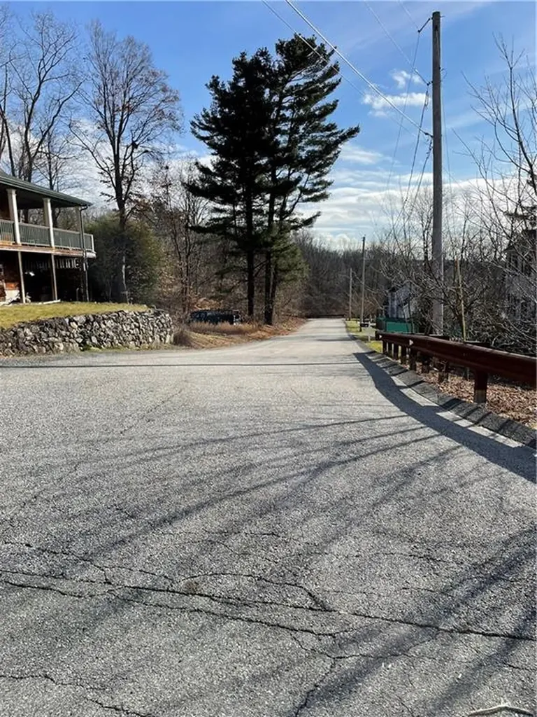 27 Oxford Road Cumberland RI 02864