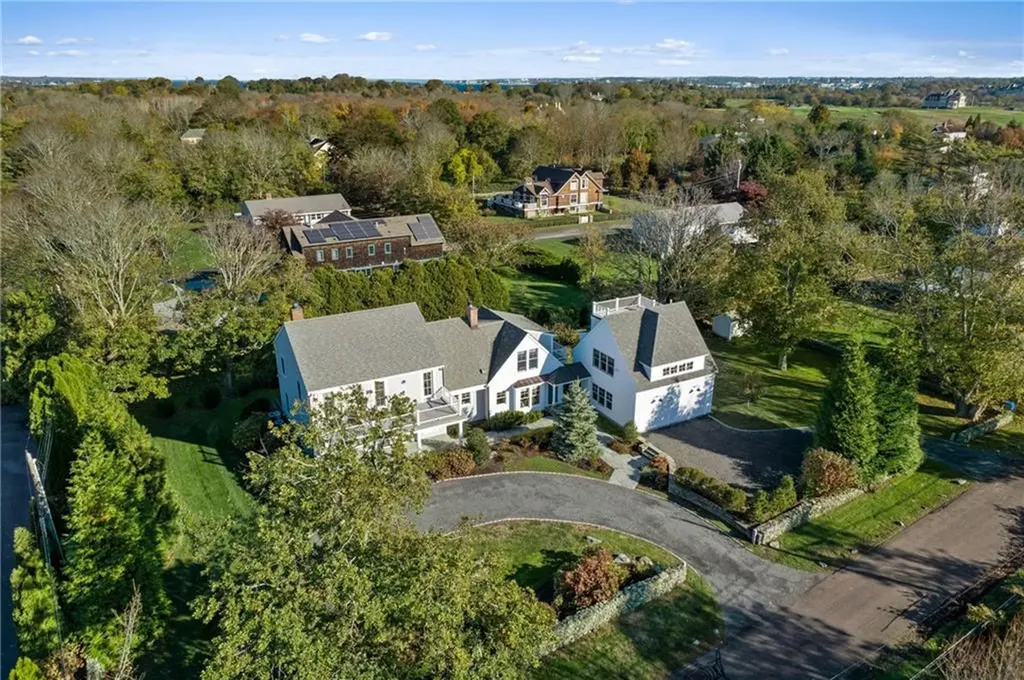 24 Winans Avenue Newport RI 02840