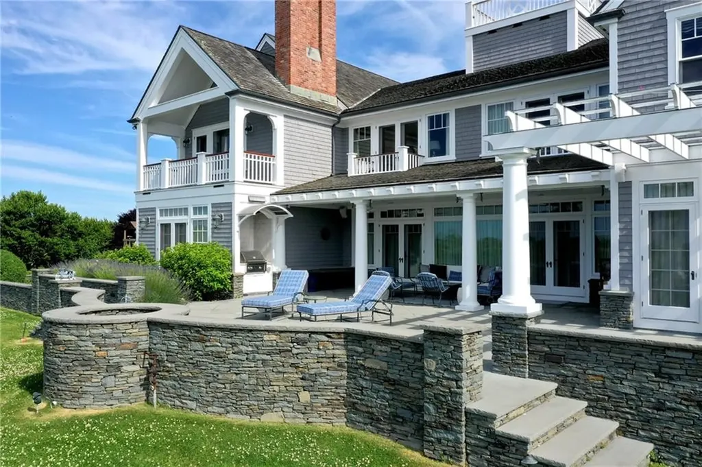320 Harrison Avenue Newport RI 02840
