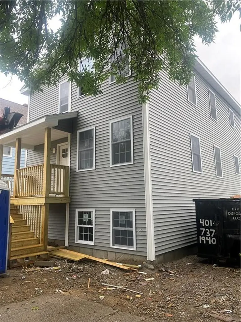 27 Moorefield Street Providence RI 02909