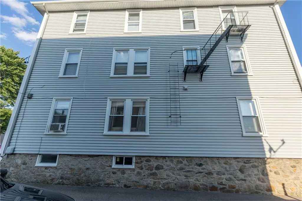 219 Crawford Street Woonsocket RI 02895