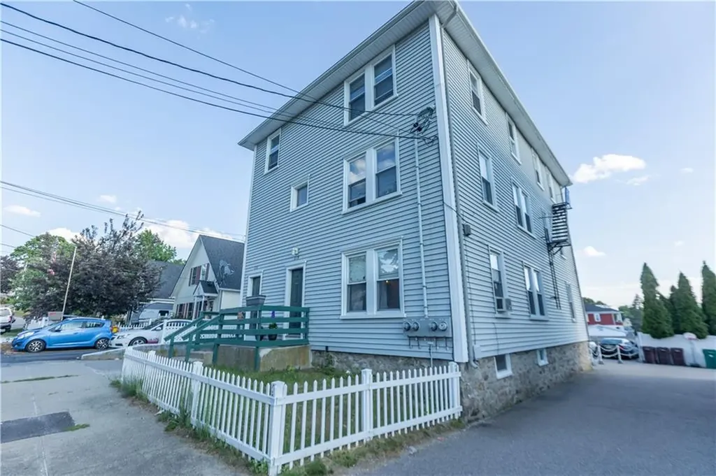 219 Crawford Street Woonsocket RI 02895