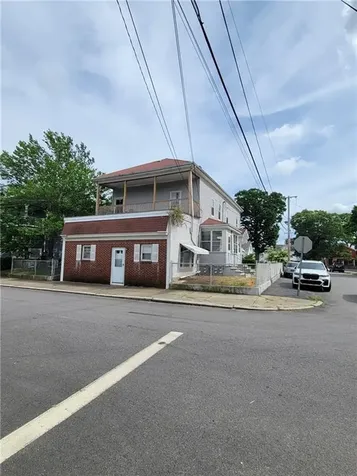 83 Chaplin Street Pawtucket RI 02861